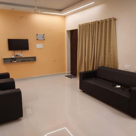 Srirangam Service Apartment Tiruchirappalli Eksteriør billede