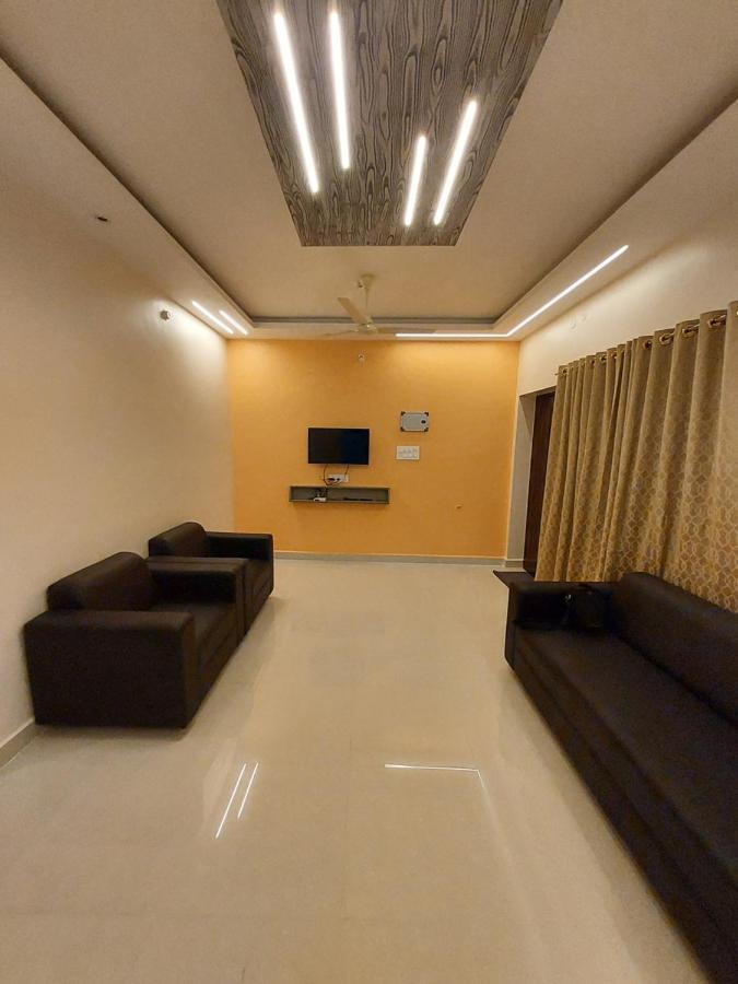 Srirangam Service Apartment Tiruchirappalli Eksteriør billede