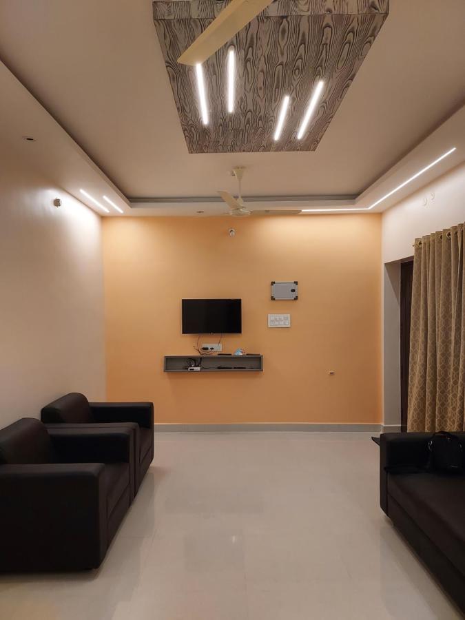 Srirangam Service Apartment Tiruchirappalli Eksteriør billede