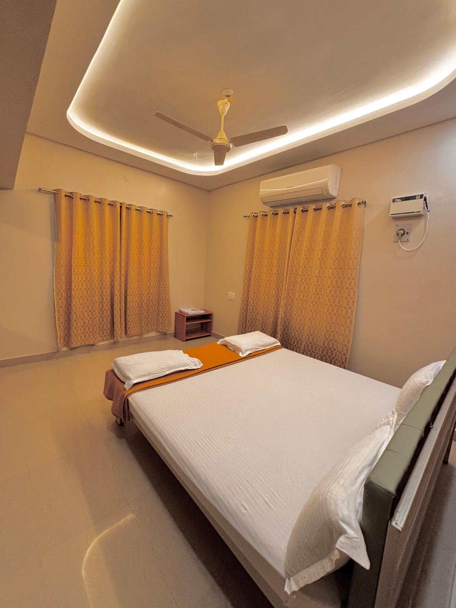 Srirangam Service Apartment Tiruchirappalli Eksteriør billede